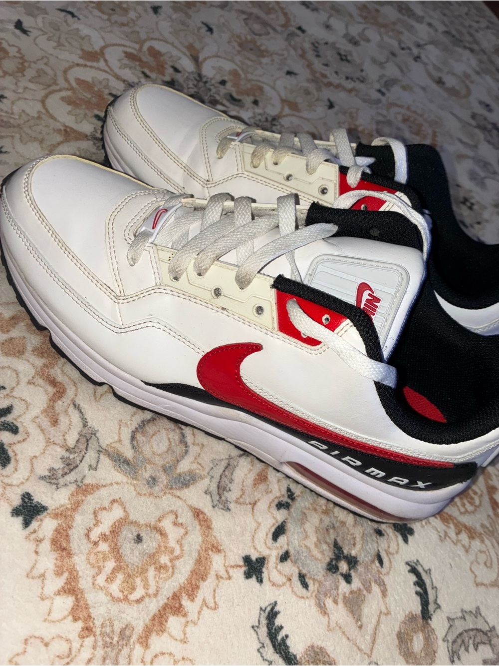 Nike White & Red Men’s Air Max Sneakers
